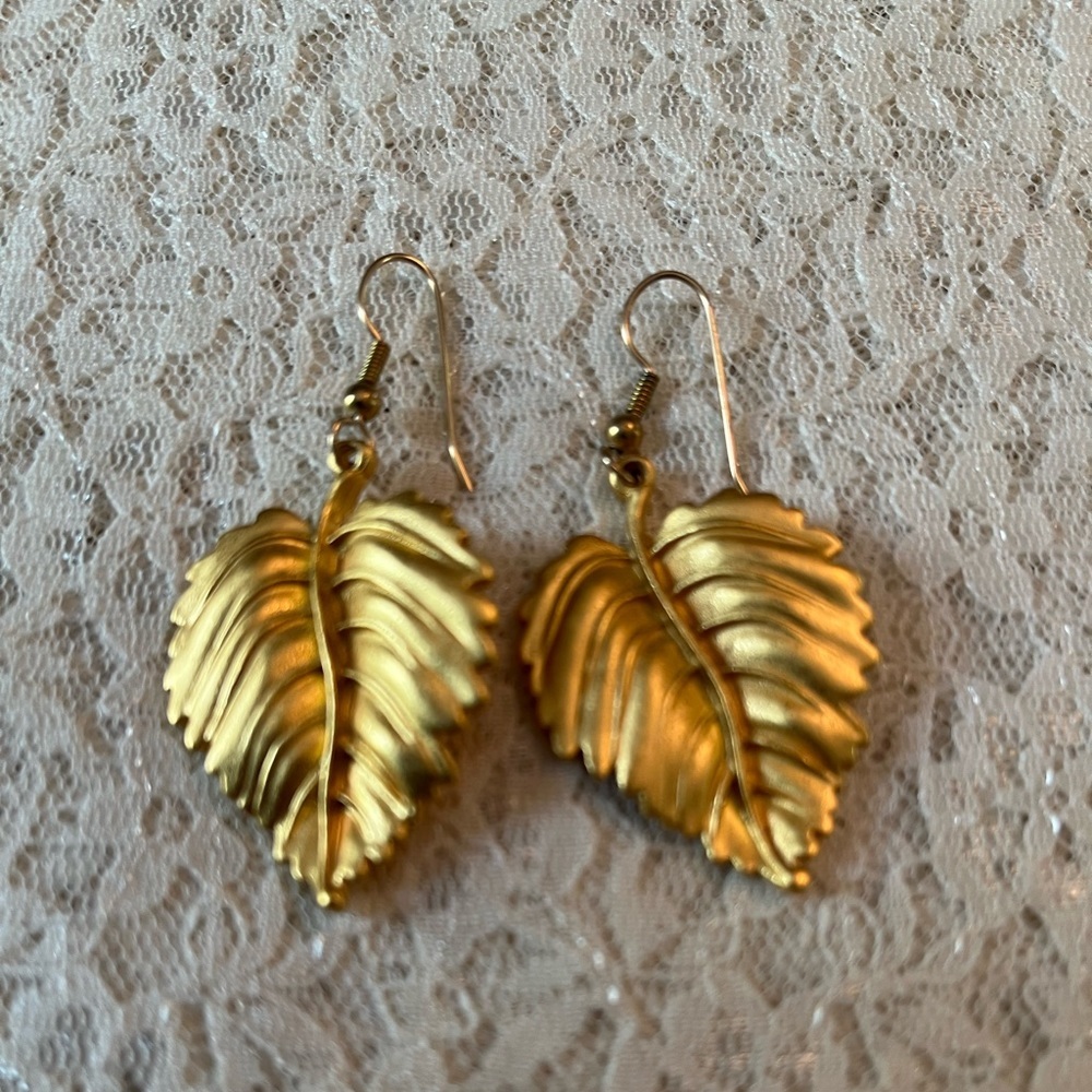 Napier/vintage brushed gold plated leaves, 2.5” long *